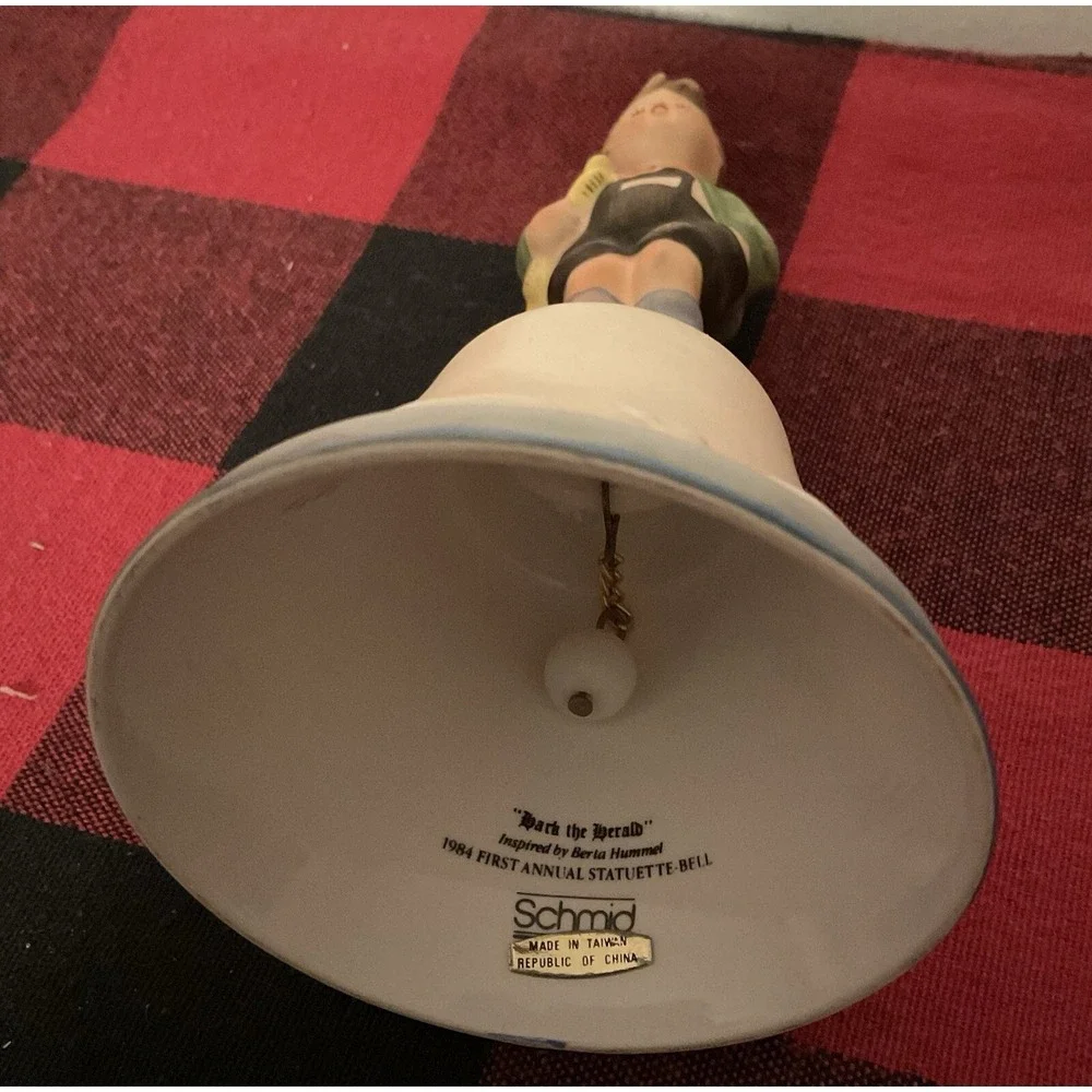 1984‎ Schmid Hummel Bell First Annual Statuette 